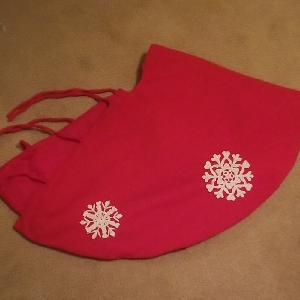 Snowflake Christmas Tree Skirt